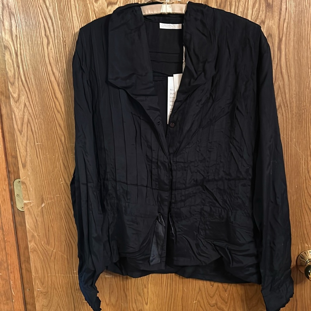 Black Vintage early 2000s Whitewash pleated blouse w/ satin tie and lace cuffs.
